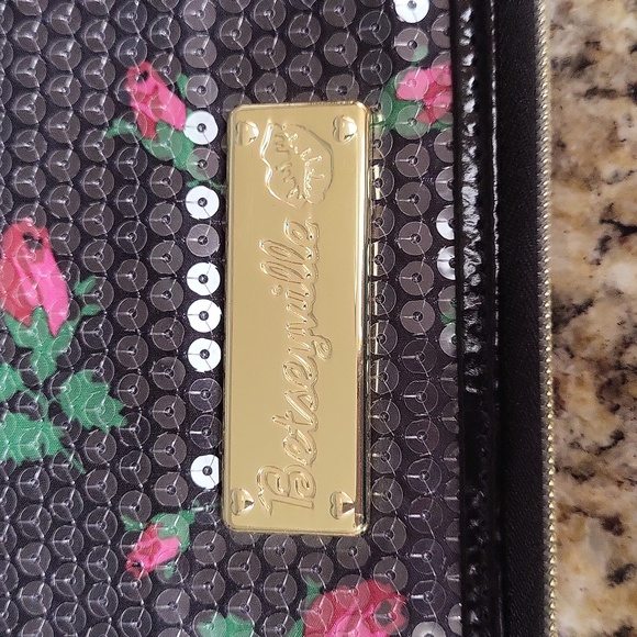 Betseyville iPad/Tablet Case - Picture 2 of 13